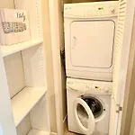 HOLYWOOD HILLS !!! 2BED Studio !!!