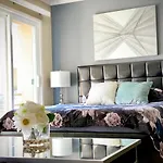 HOLYWOOD HILLS !!! 2BED Studio !!!